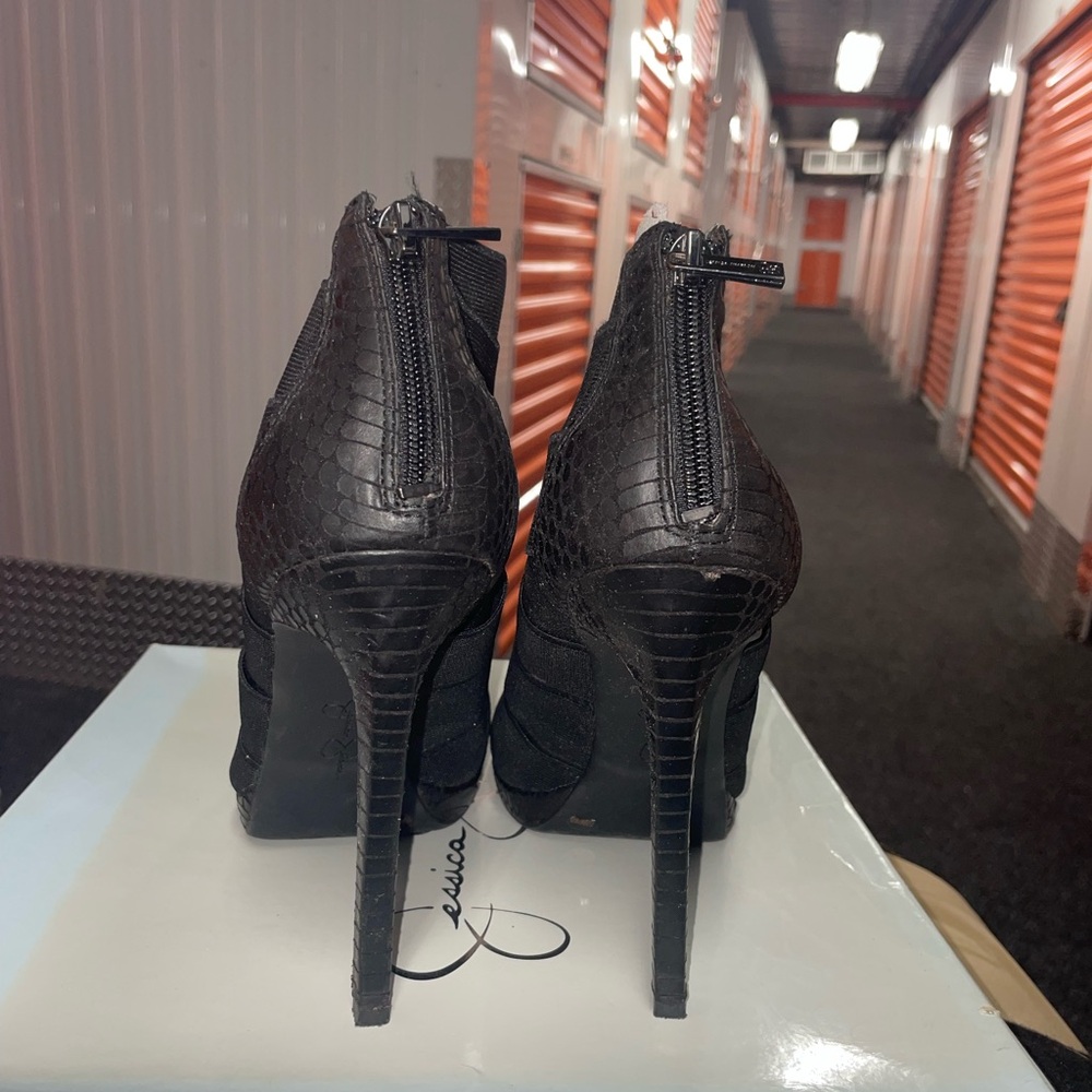 Boots - Picture 7 of 9